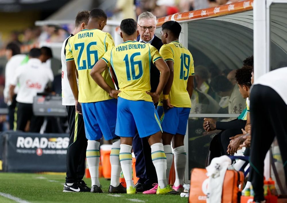 Carlo Ancelotti durante entrevista coletiva da seleção brasileira