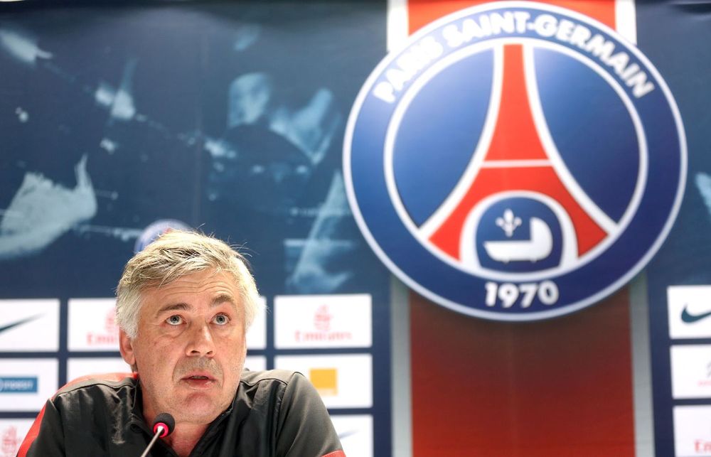 Carlo Ancelotti durante entrevista coletiva em imagem de arquivo