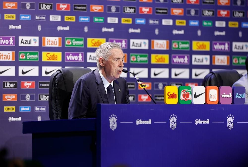 Carlo Ancelotti fala em coletiva da Seleção Brasileira durante anúncio de convocados.