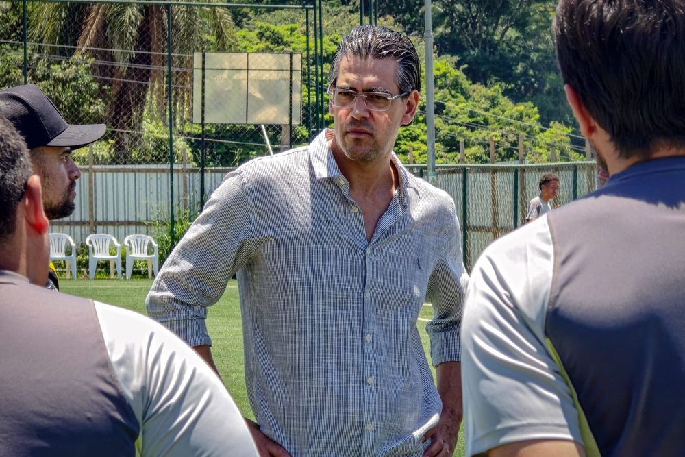 Paulo Bracks, executivo de futebol do Atlético, fala sobre mercado