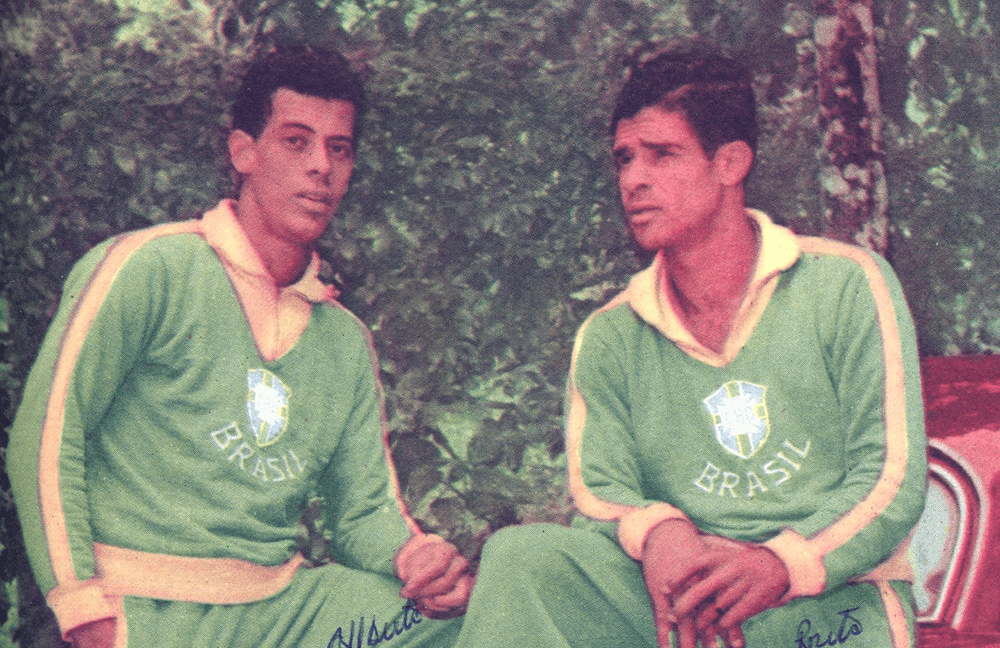 Carlos Alberto Torres e Brito ao lado da Seleção Brasileira de 1970