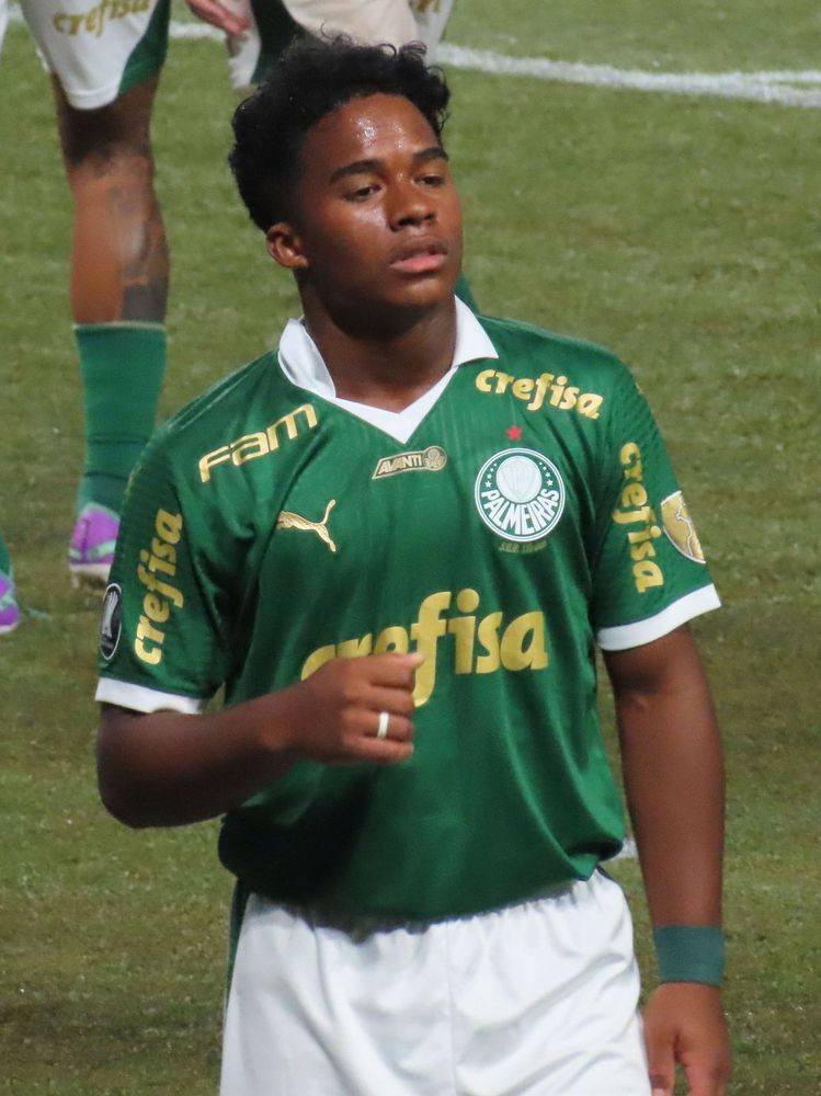 Endrick em campo pelo Palmeiras durante partida contra o Liverpool-URU pela Libertadores