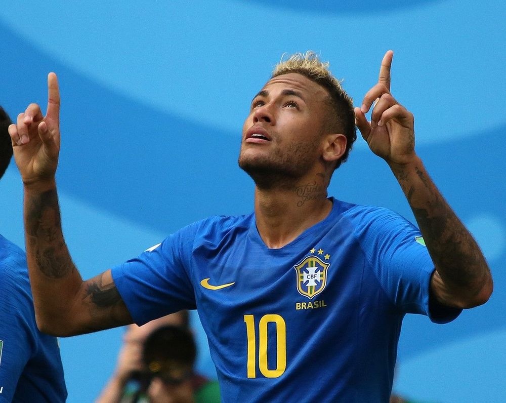 Neymar em campo pela Seleção Brasileira contra a Costa Rica na Copa de 2018.