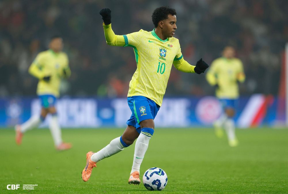 Rodrygo em registro da Seleção Brasileira publicado pela CBF