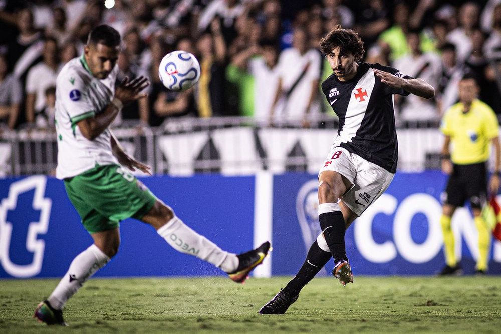 JP em campo pelo Vasco contra o Audax Italiano em São Januário.