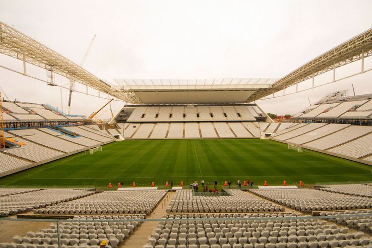 Corinthians tem 12 jogadores travados para rivais da Série A