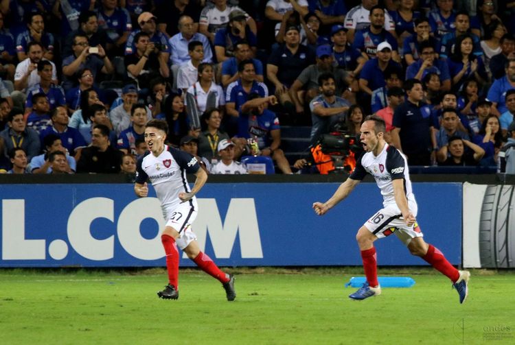 Gabriel Rojas desembarca em BH para fechar com o Cruzeiro até 2029