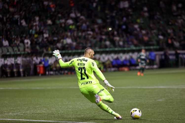 Taffarel explica escolha de Weverton e afasta falhas de Bento na lista do Brasil