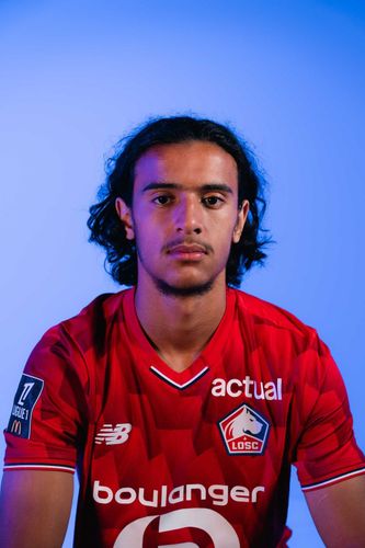 Ayyoub Bouaddi, meio-campista do Lille, em foto oficial do LOSC.