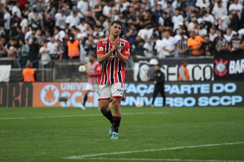 Jonathan Calleri em jogo do São Paulo pelo Campeonato Brasileiro