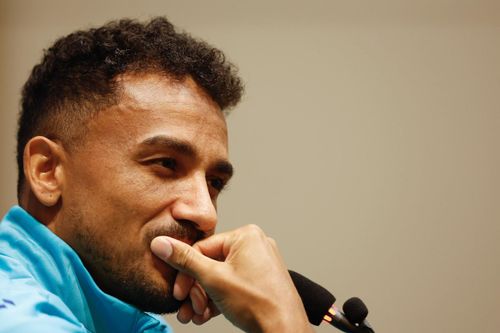 Danilo concede entrevista pela Seleção Brasileira antes de jogo das Eliminatórias
