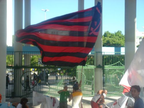 Bandeira do Flamengo nas arquibancadas do Maracanã