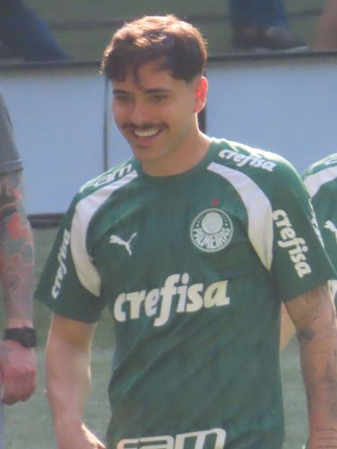Maurício, meia do Palmeiras, durante jogo contra o São Paulo pelo Brasileirão de 2024