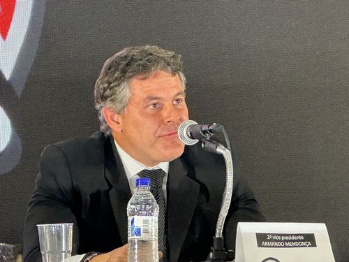 Pedido de impeachment aumenta pressão sobre vice do Corinthians