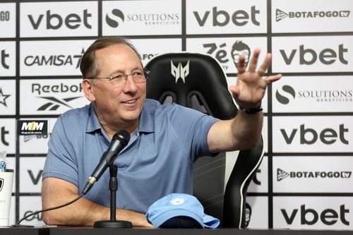 Textor contesta venda da SAF do Botafogo e cita disputa judicial por ações