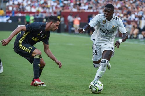 Vini Jr em ação pelo Real Madrid em amistoso contra a Juventus em 2018.